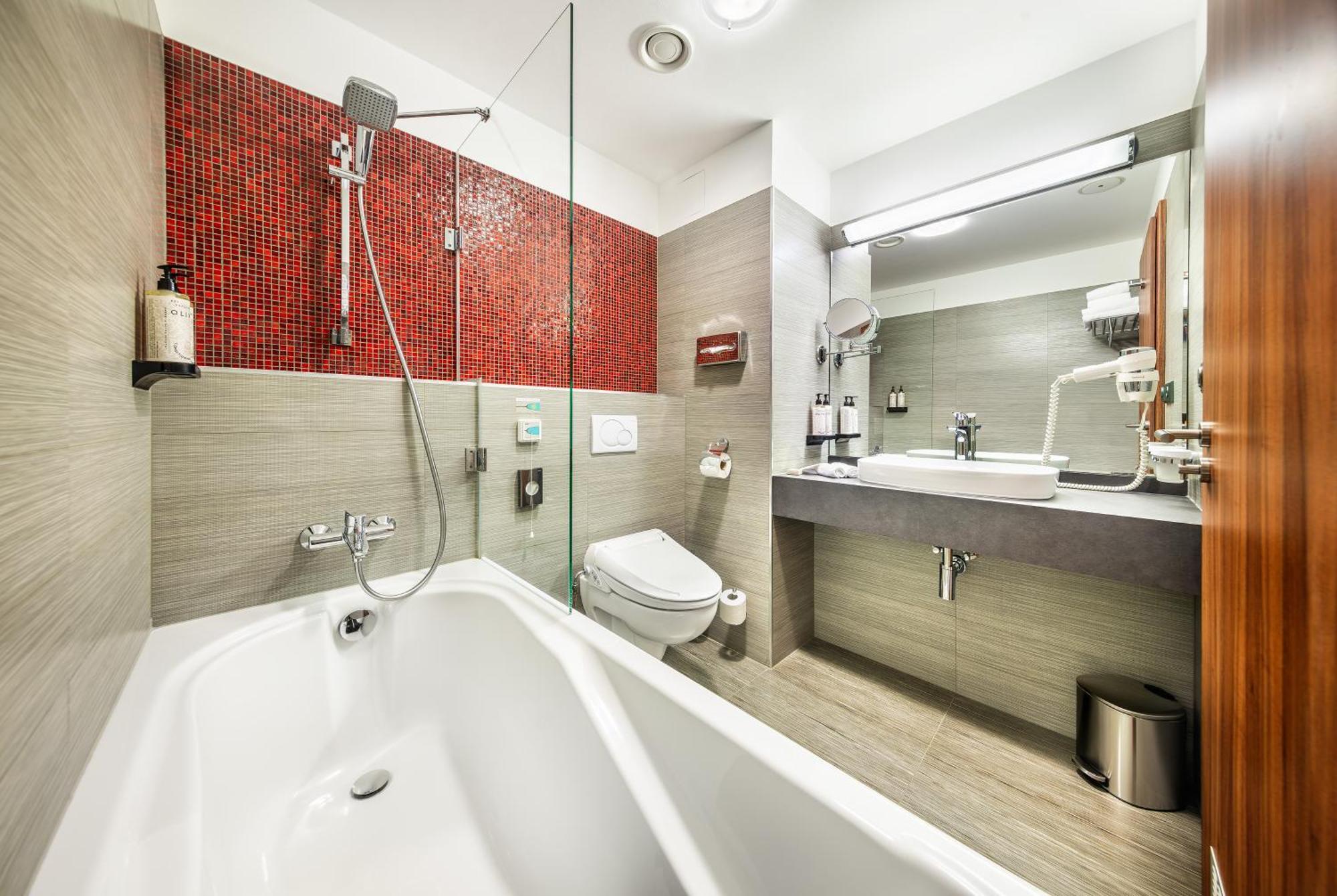 Wellness Hotel Diamant Hluboká nad Vltavou Exterior foto