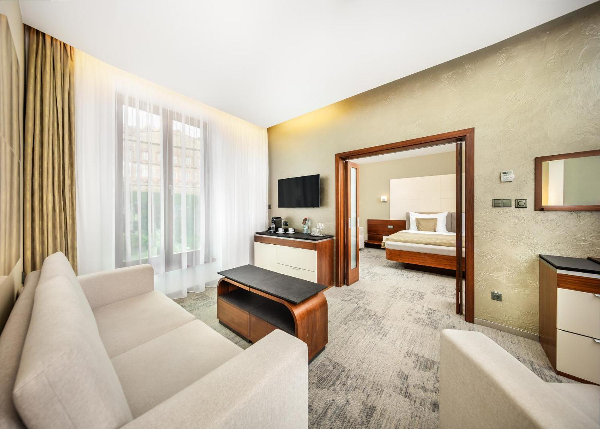 Wellness Hotel Diamant Hluboká nad Vltavou Exterior foto