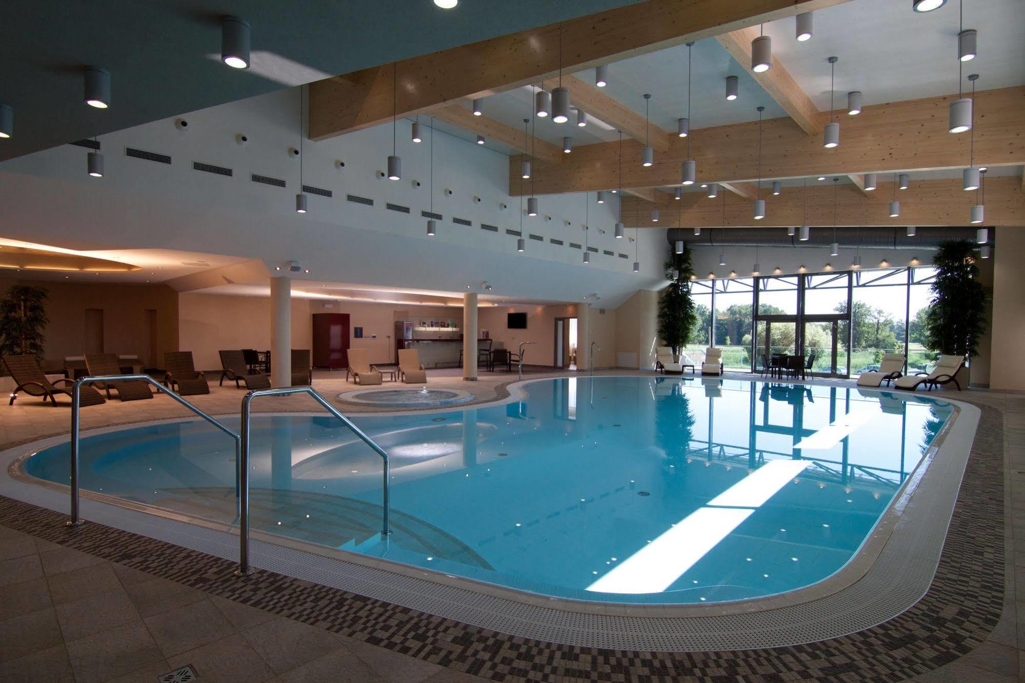 Wellness Hotel Diamant Hluboká nad Vltavou Exterior foto